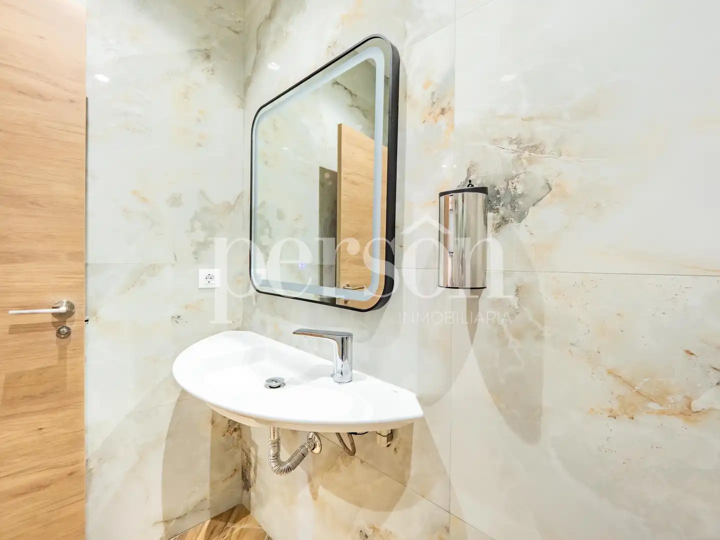 Business premises for transfer in L'Eixample, imagen 27