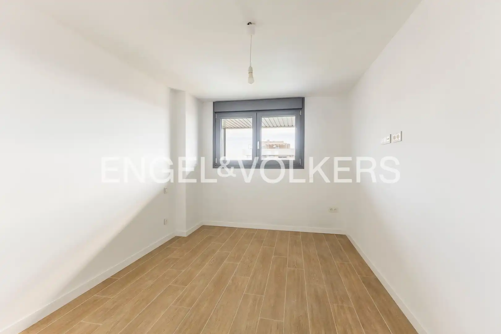 Bedroom of Flat for rent in Madrid  with Air Conditioner, Heating and Terrace