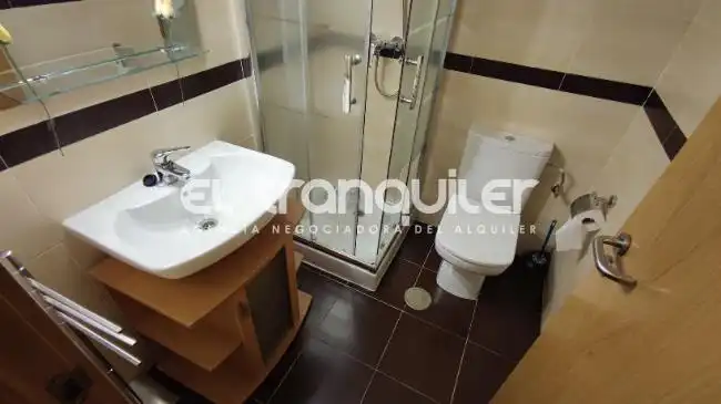 Bathroom of Flat for rent in Madrid  with Swimming Pool, Furnished and Washing machine
