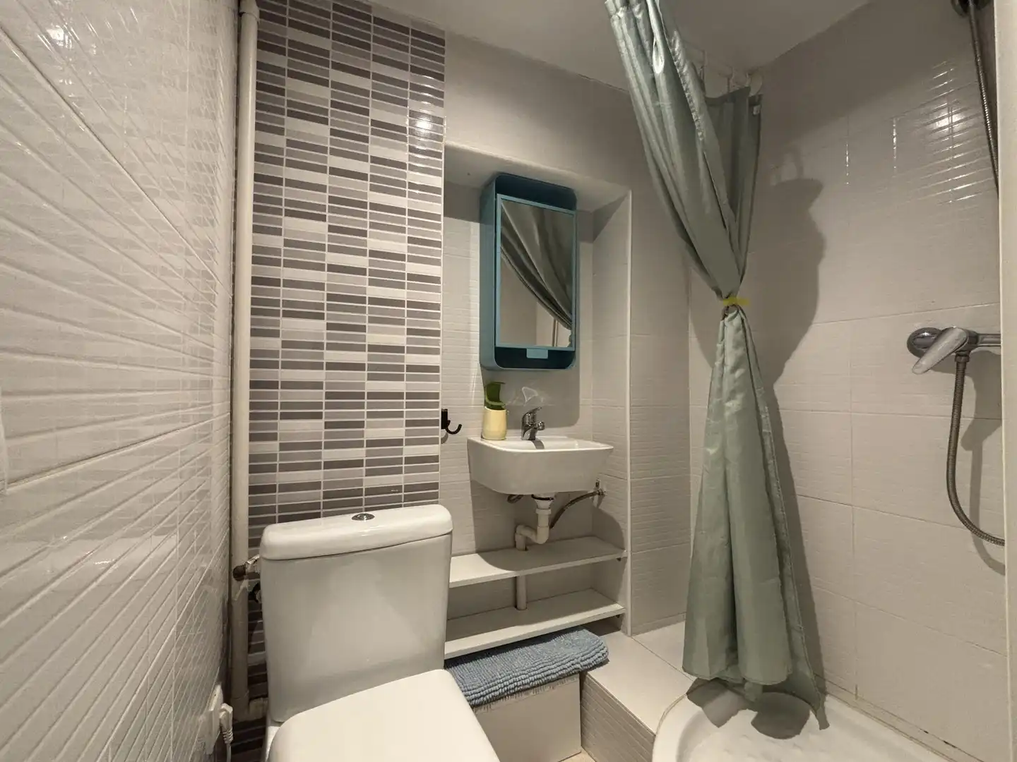 Baño de Apartamento en venta en Madrid con Aire acondicionado, Calefacción y Trastero