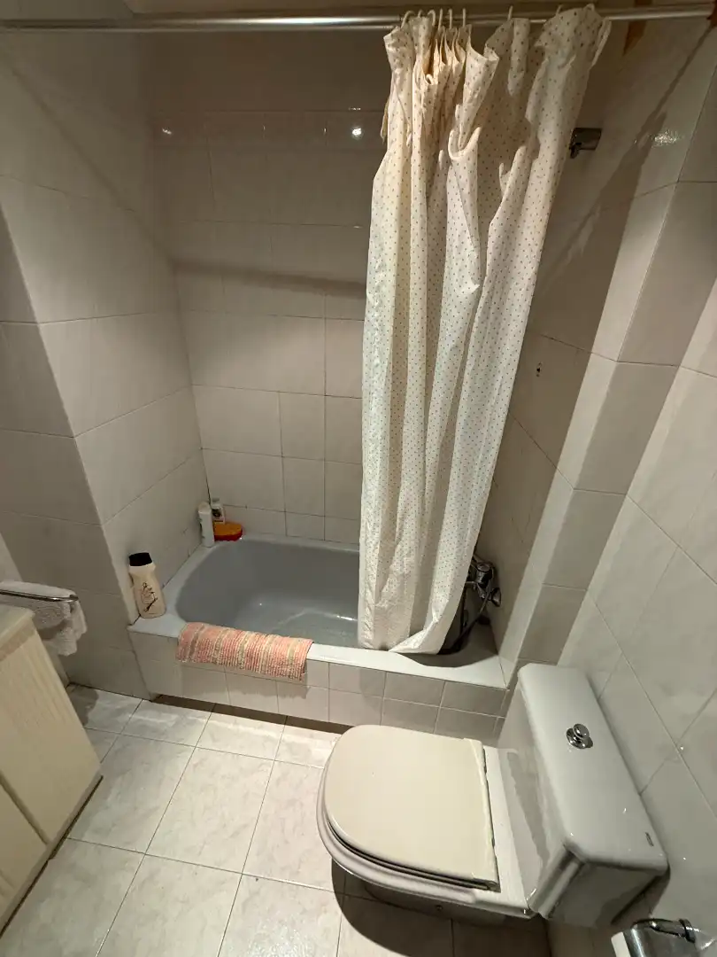 Baño de Piso en venta en Barakaldo  con Calefacción, Trastero y Amueblado