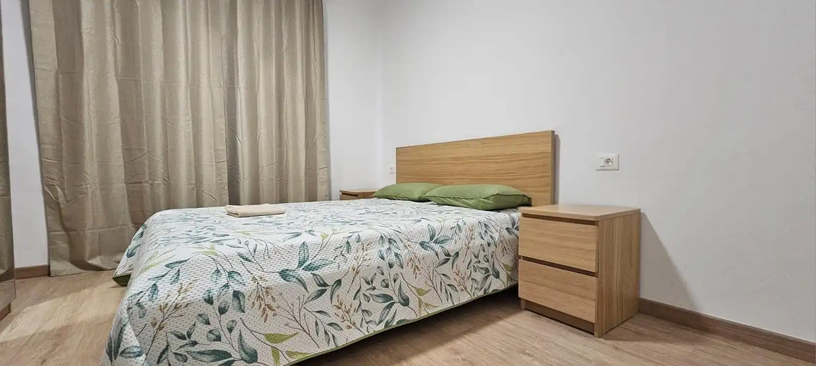 Schlafzimmer von Wohnungen zum Verkauf in Arona mit Möbliert und Gemeinschaftspool