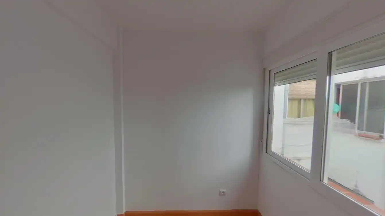 Habitación de Piso en venta en Zaragoza con Horno y Balcón