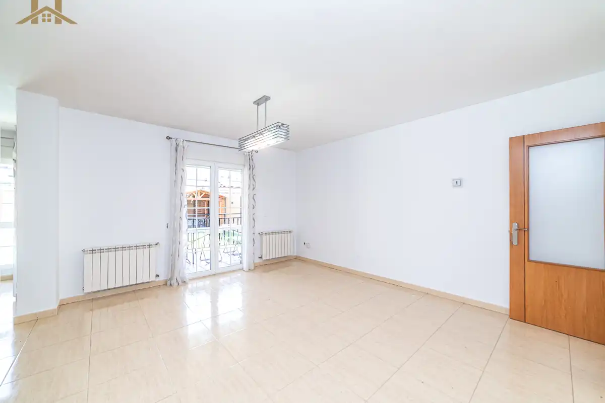 Sala de estar de Casa o chalet en venta en Illescas con Aire acondicionado, Calefacción y Jardín privado