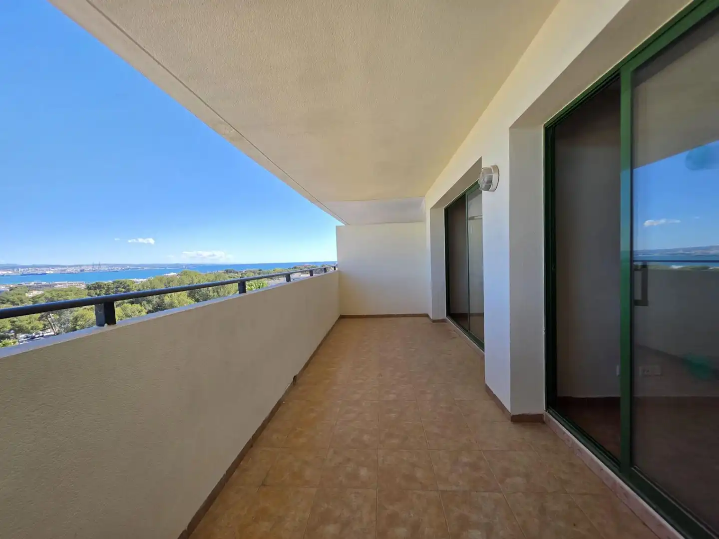 Terrasse von Wohnung zum Verkauf in Salou mit Klimaanlage, Heizung und Privatgarten