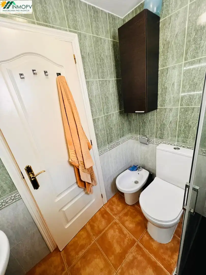 Baño de Casa adosada en venta en Vinaròs con Aire acondicionado, Calefacción y Jardín privado