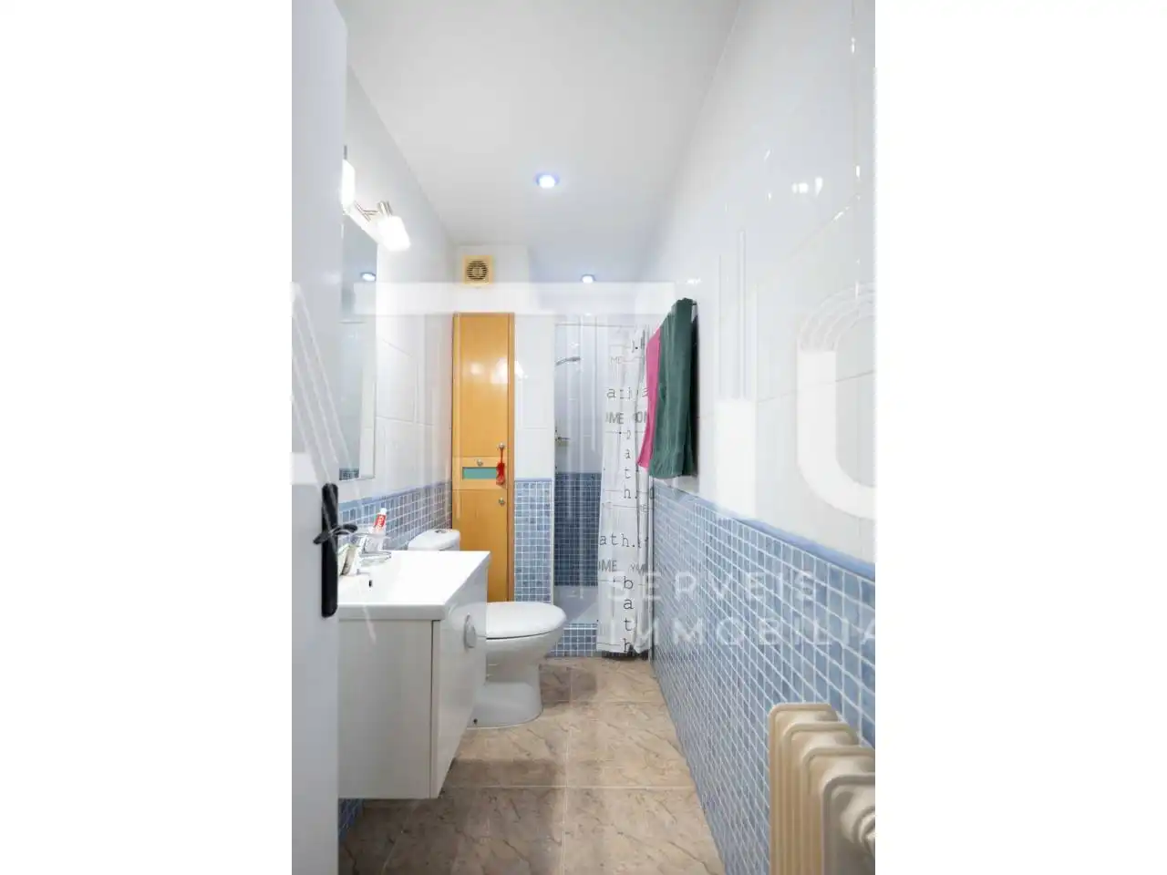 Baño de Apartamento en venta en Sabadell con Aire acondicionado, Calefacción y Trastero
