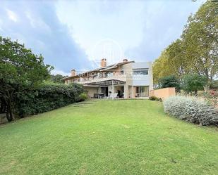 Exterior view of Single-family semi-detached for sale in Arenys de Munt  with Heating, Storage room and Swimming Pool
