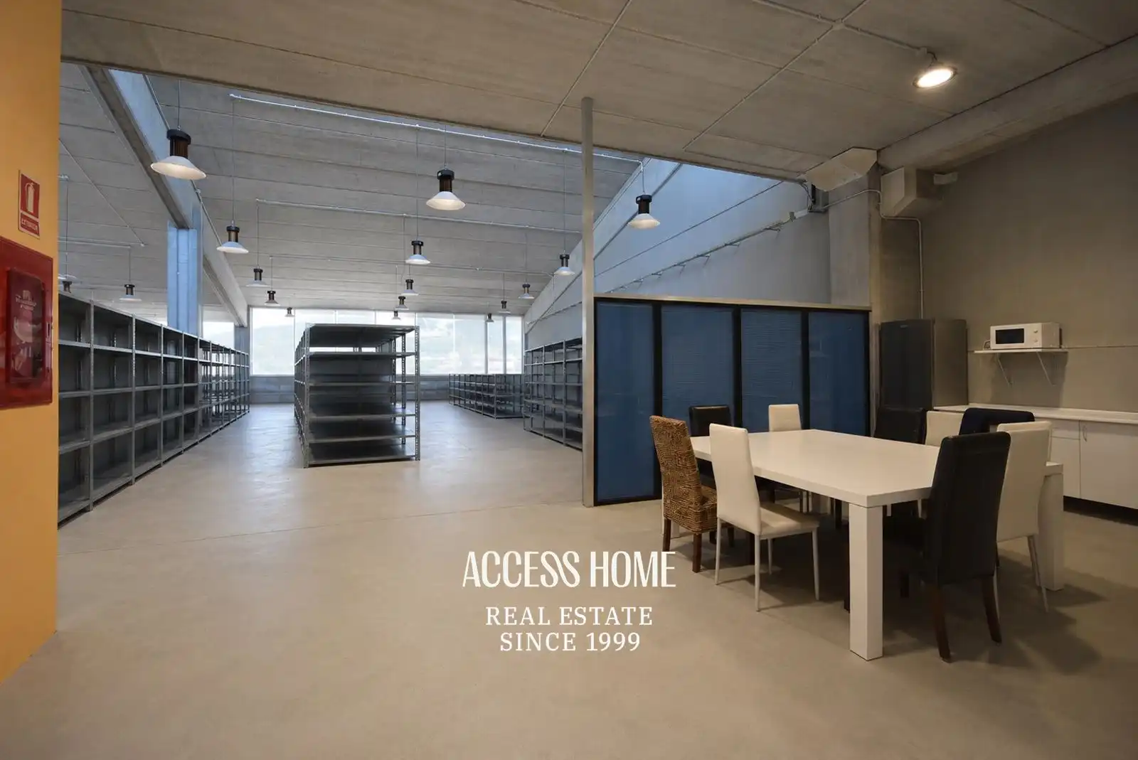 Nave industrial con ascensor en venta en Canyet - Pomar, imagen 18