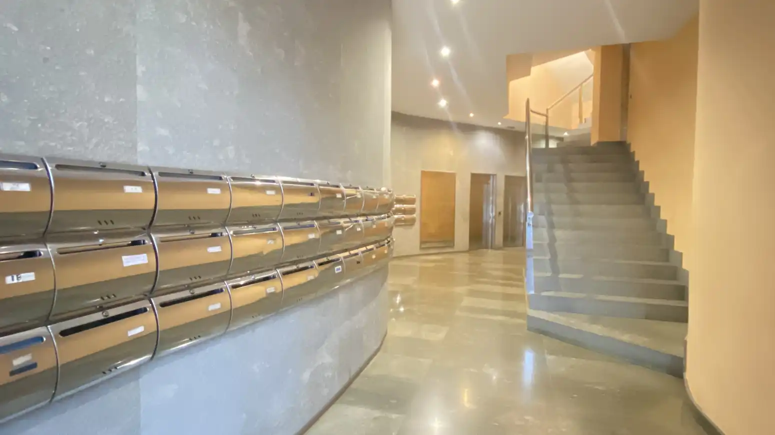 Wohnung zum Verkauf in Los Corrales de Buelna  mit Heizung, Parkett und Möbliert