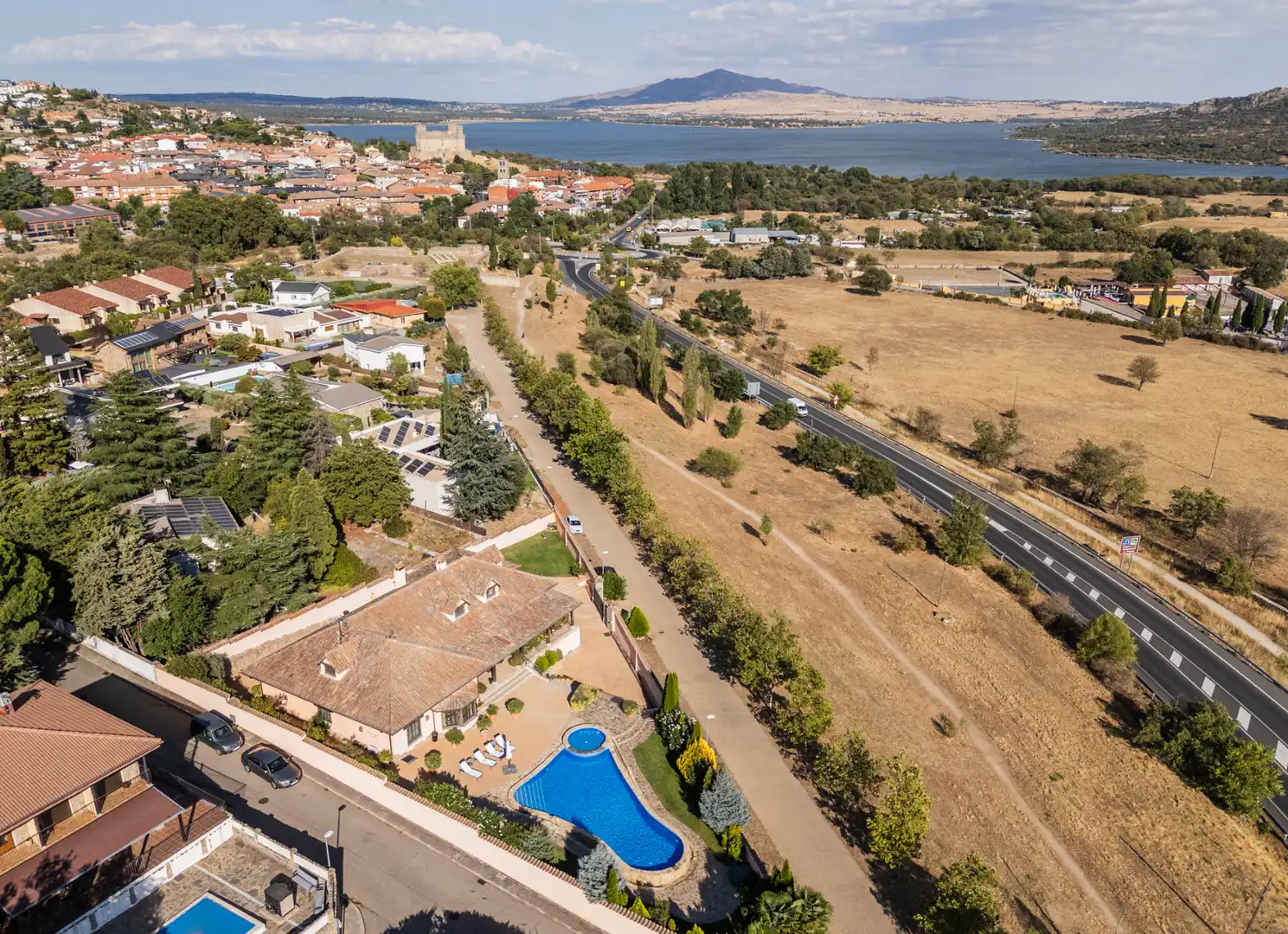 Exterior view of Houses for sale in Manzanares El Real  with Air Conditioner, Heating and Private garden