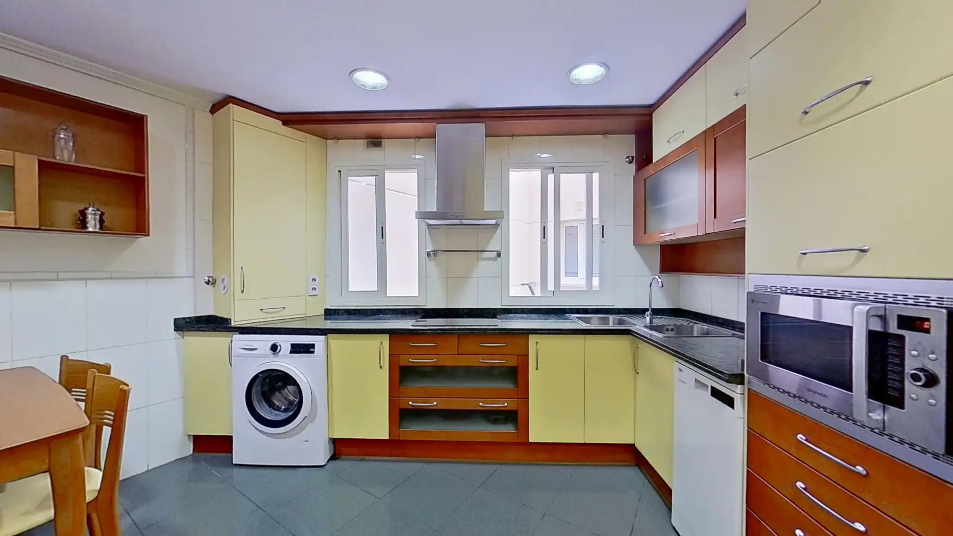 Kitchen of Flat for sale in Málaga  with Terrace and Storage room