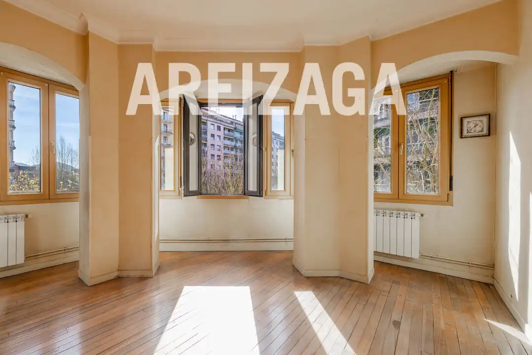 Piso con ascensor en venta en Amara - Berri, imagen 2