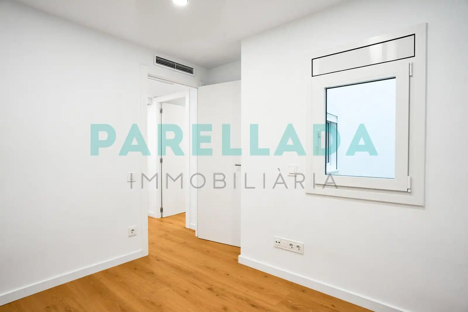 Bedroom of Flat for sale in Badalona  with Air Conditioner, Heating and Parquet flooring
