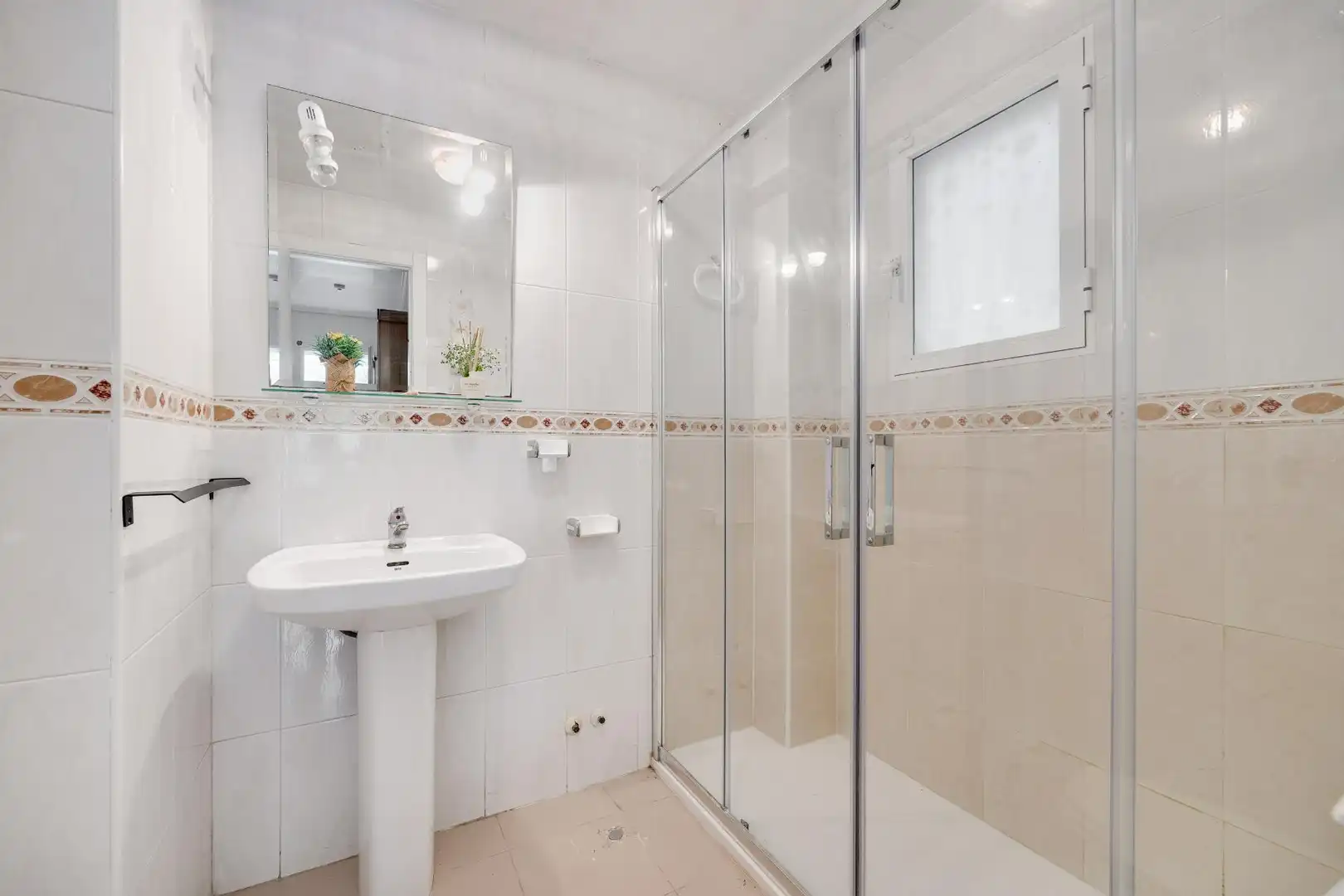 Bany de Apartament en venda en Torrevieja amb Moblat