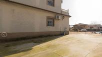Vista exterior de Casa o xalet en venda en  Córdoba Capital amb Aire condicionat, Calefacció i Jardí privat