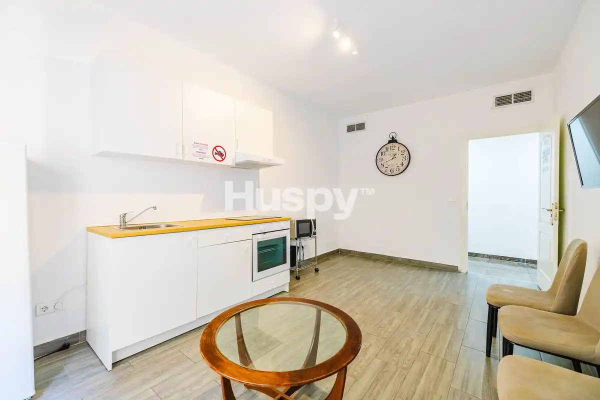 Küche von Büro zur Miete in Málaga mit Heizung