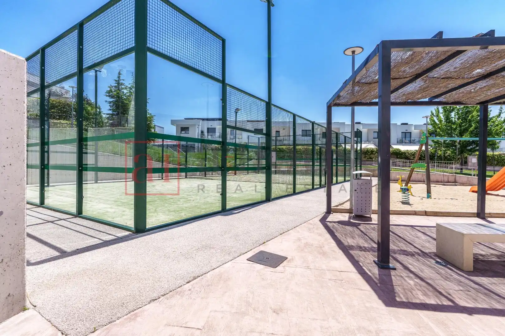 Terraza de Casa adosada en venta en Boadilla del Monte con Aire acondicionado, Calefacción y Jardín privado