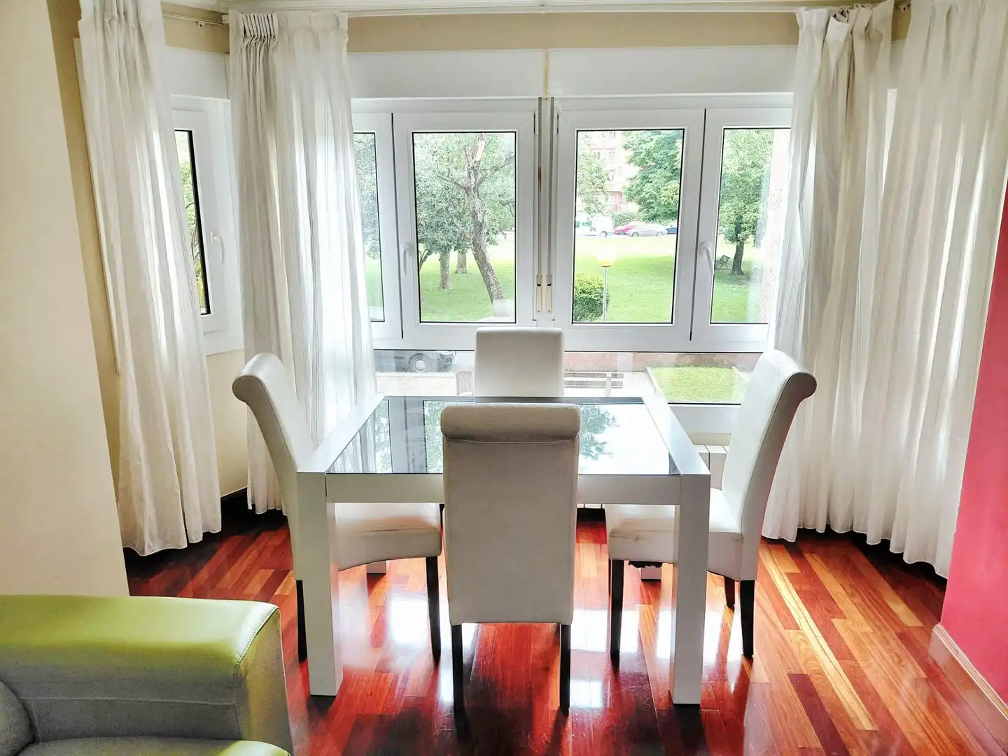 Comedor de Piso en venta en Getxo  con Calefacción y Trastero