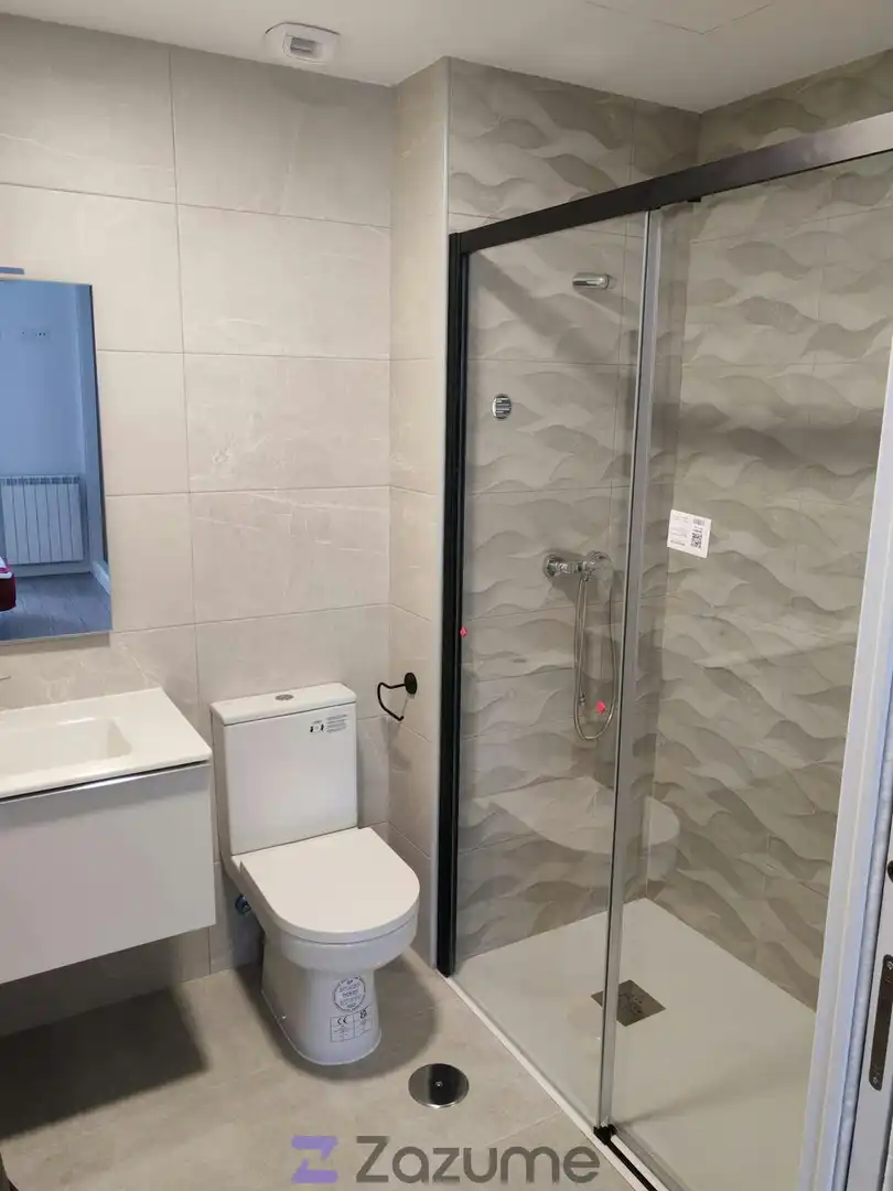 Baño de Piso de alquiler en Cáceres con Aire acondicionado, Calefacción y Parquet
