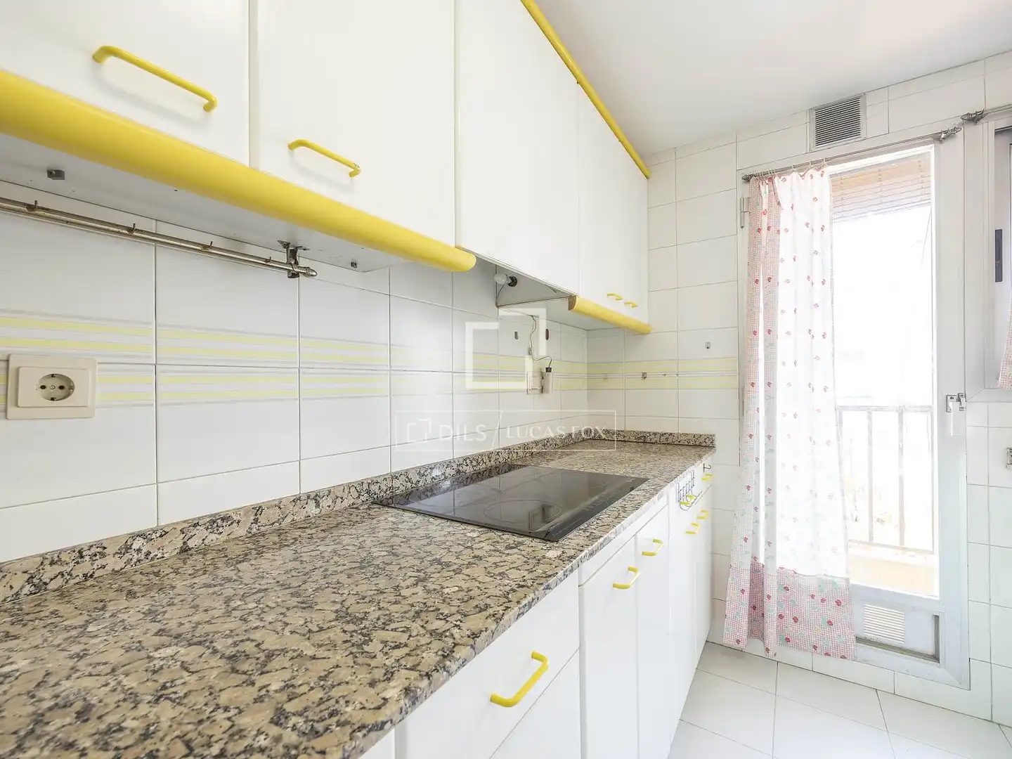 Küche von Wohnung zum Verkauf in Valencia mit Klimaanlage, Möbliert und Balkon