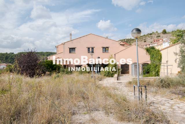 Edificio en Venta en Calle Carretera, 5 en Víllora