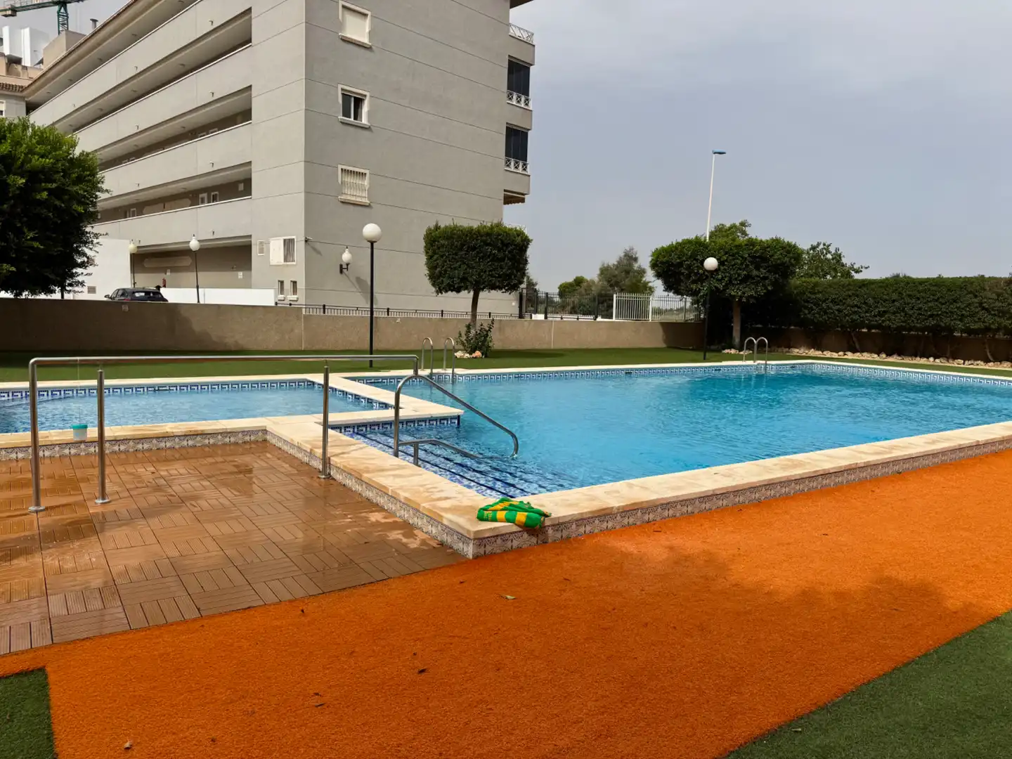 Piscina de Piso en venta en Guardamar del Segura con Aire acondicionado, Calefacción y Terraza