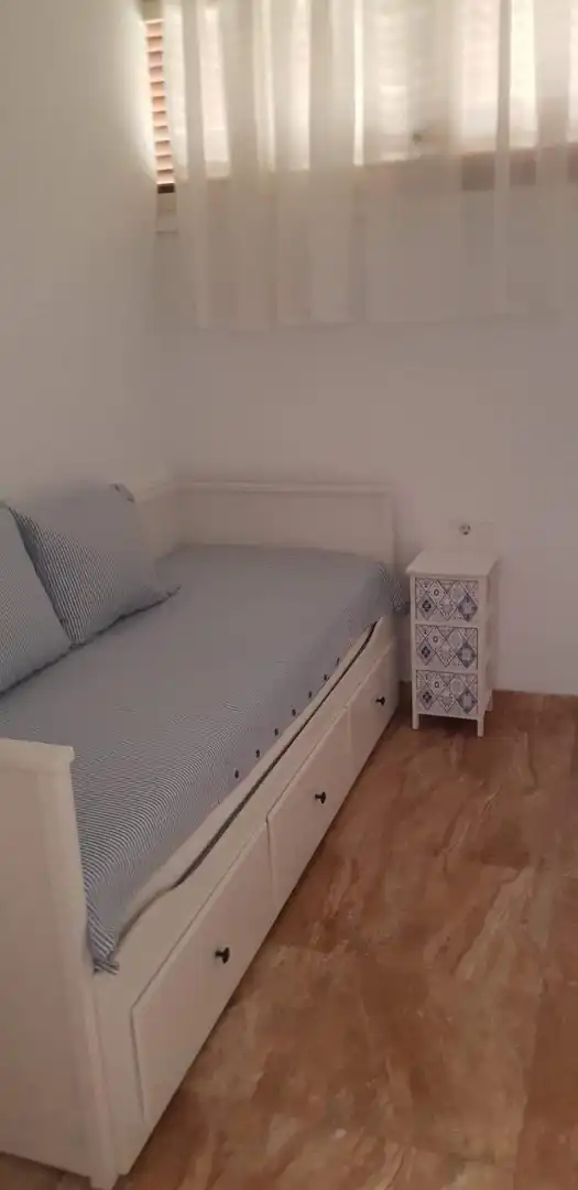 Habitación de Piso de alquiler en Águilas con Aire acondicionado, Terraza y Amueblado