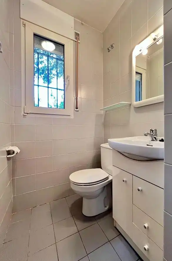 Bany de Casa o xalet en venda en Castellnou de Bages amb Jardí privat, Terrassa i Traster