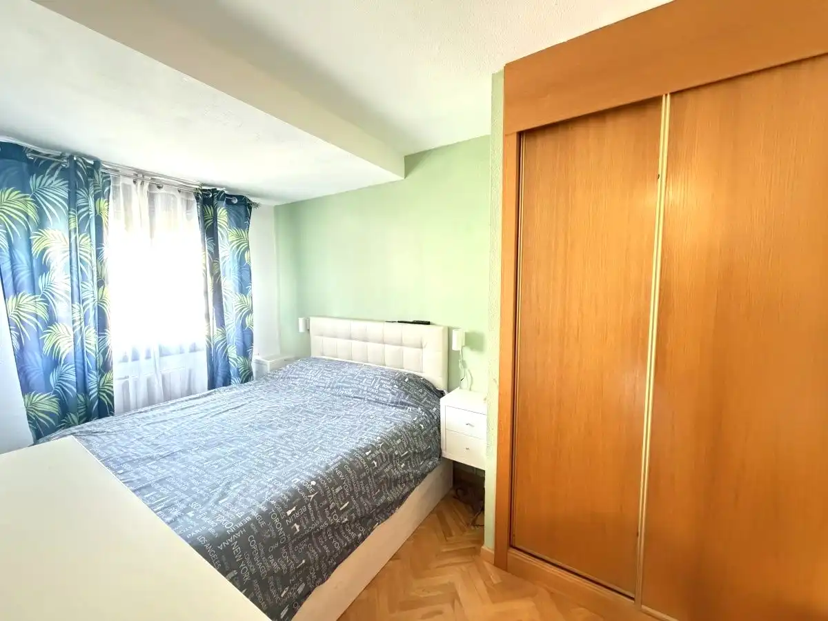 Bedroom of Flat for sale in Madrid  with Heating, Storage room and Community pool