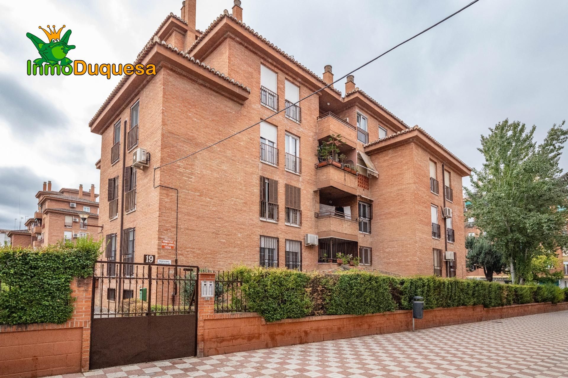 Exterior view of Flat for sale in  Granada Capital  with Air Conditioner, Heating and Private garden
