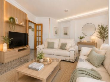 Flat with balcony for sale in Casco Antiguo