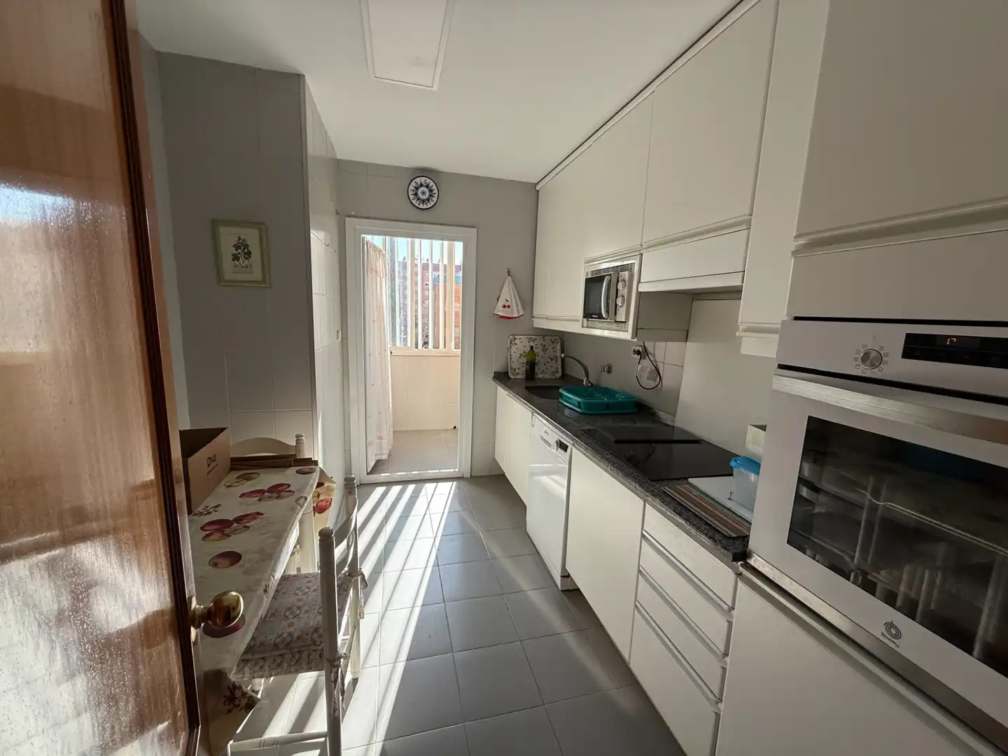 Küche von Wohnung zum Verkauf in Alcorcón mit Heizung, Privatgarten und Möbliert