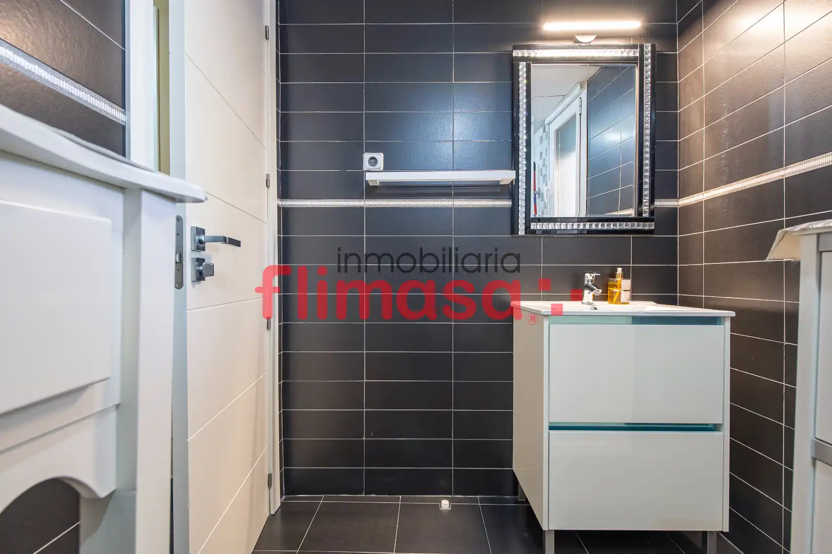 Bathroom of Houses for sale in Villaviciosa de Odón  with Air Conditioner, Heating and Private garden