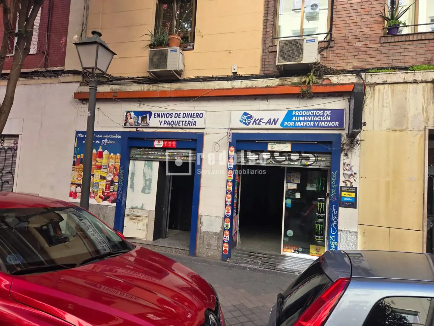 Vista exterior de Local en venta en Madrid