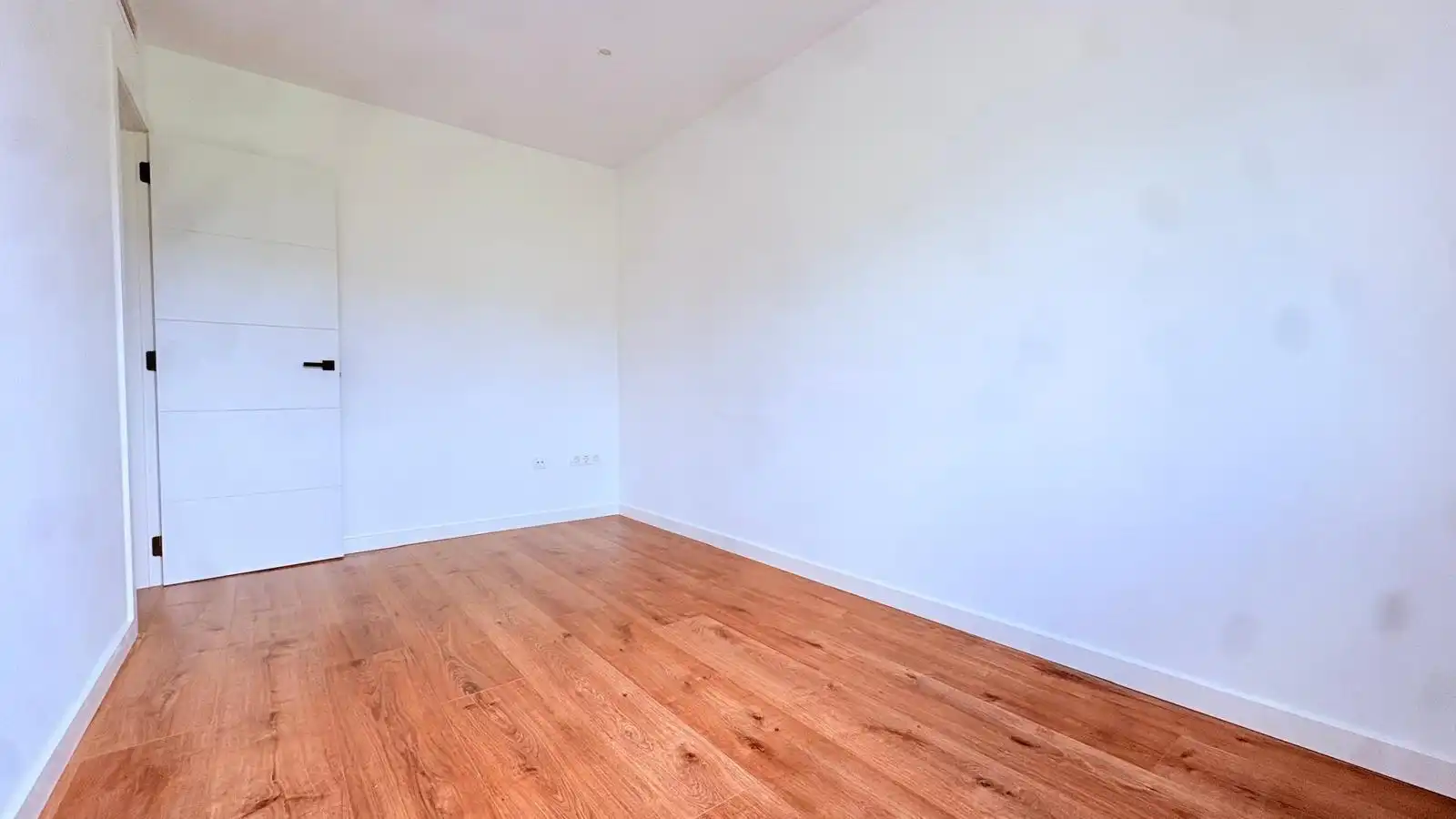 Habitación de Casa o chalet en venta en Castellar del Vallès con Calefacción, Parquet y Terraza