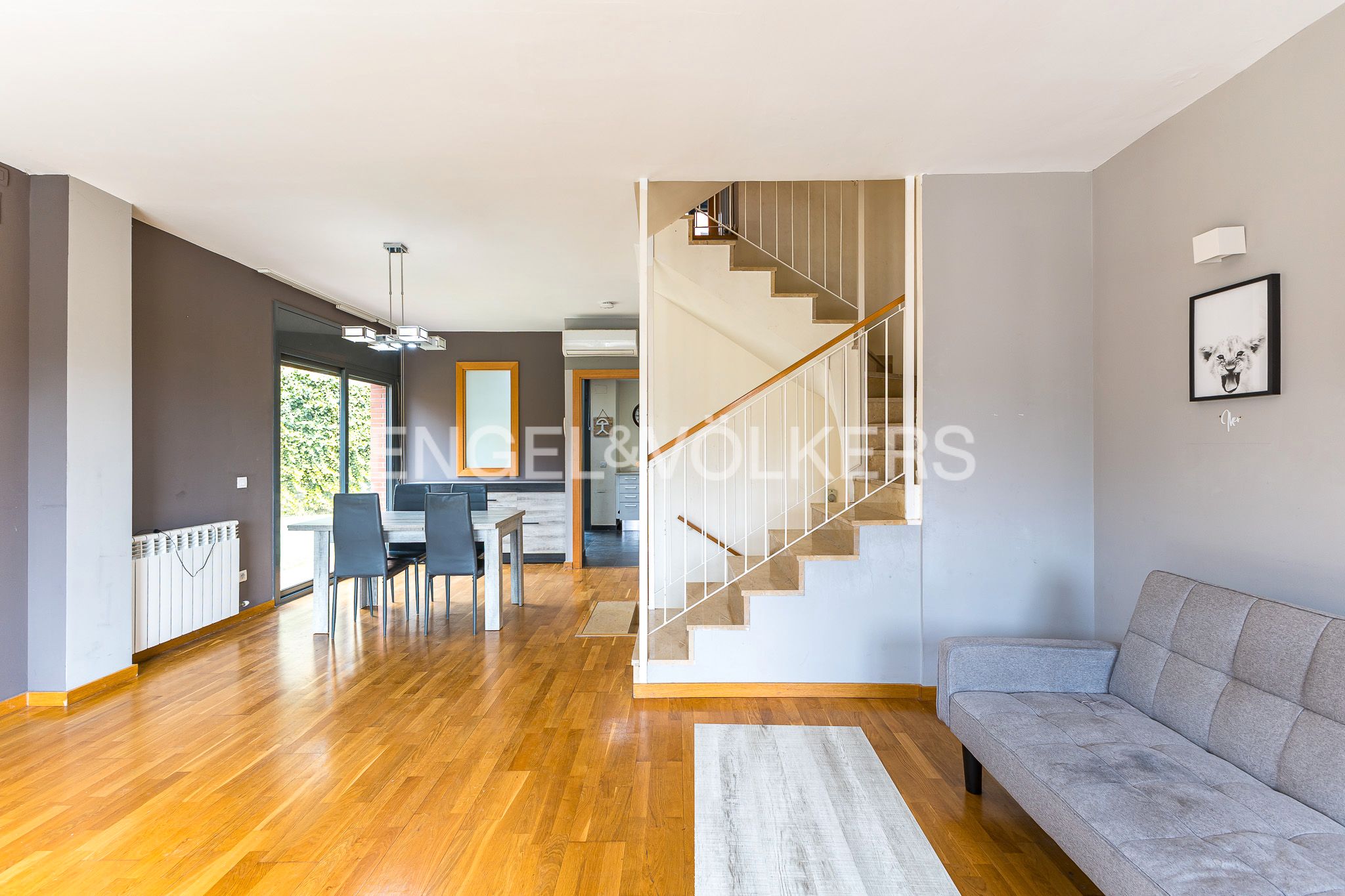 Exterior view of House or chalet for sale in Sant Esteve Sesrovires  with Air Conditioner, Heating and Private garden