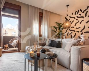 Sala d'estar de Apartament de lloguer en  Madrid Capital amb Aire condicionat, Calefacció i Forn