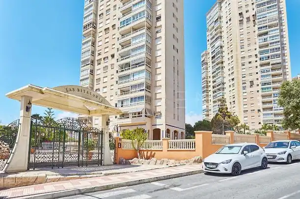 Außenansicht von Wohnungen zum Verkauf in El Campello mit Heizung, Parkett und Terrasse