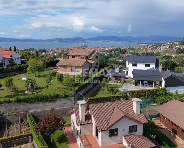 Casa o chalet en venta en Vigo  con Calefacción, Jardín privado y Terraza