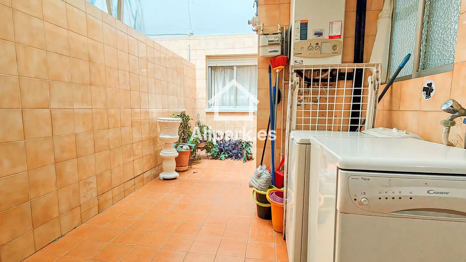 Vista exterior de Piso en venta en Alicante / Alacant con Aire acondicionado, Calefacción y Amueblado