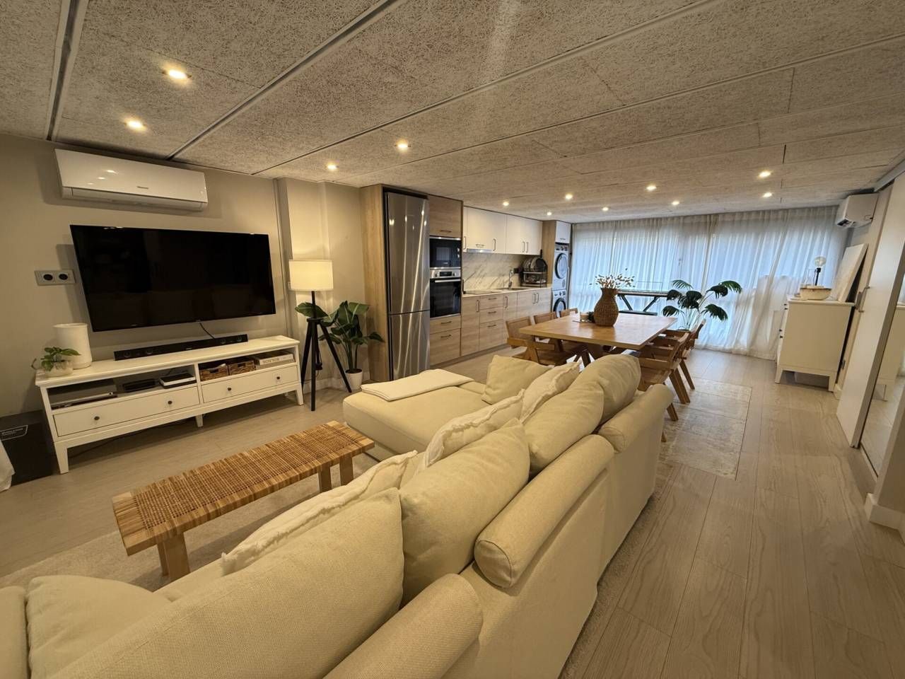 Living room of Flat for sale in Sabadell  with Air Conditioner, Heating and Parquet flooring