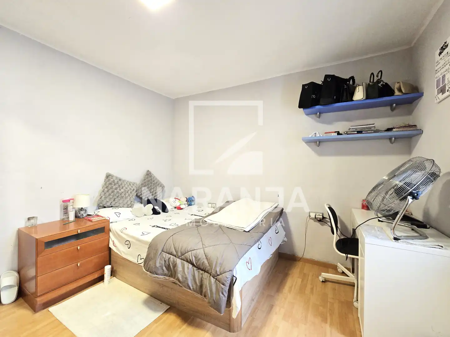 Schlafzimmer von Wohnung zum Verkauf in Santa Coloma de Gramenet mit Balkon