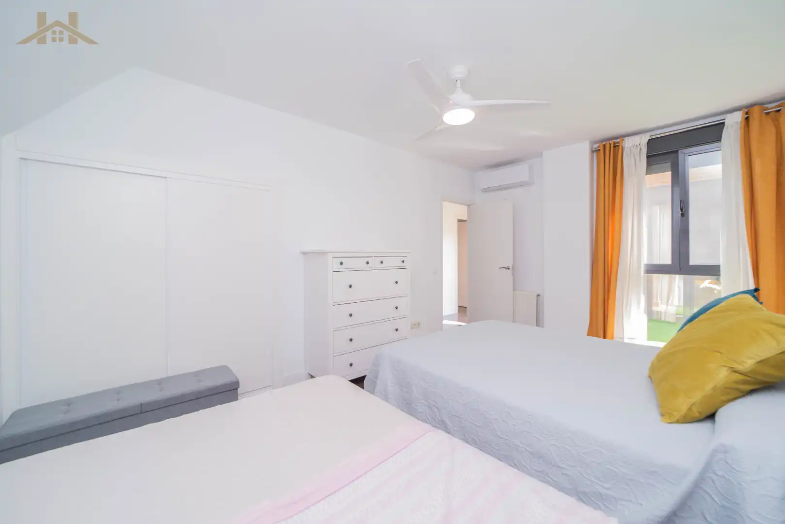 Bedroom of Attic for sale in Boadilla del Monte  with Air Conditioner, Heating and Private garden