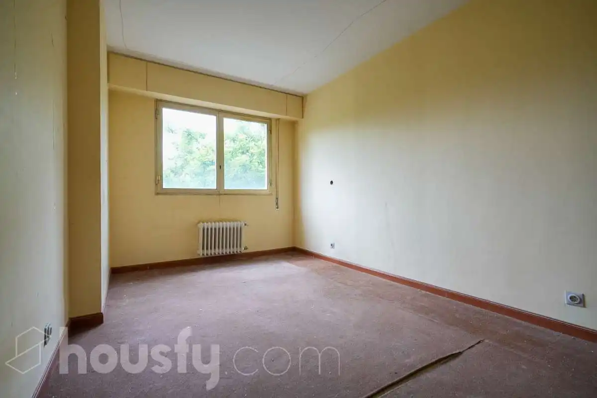 Habitación de Apartamento en venta en Madrid con Calefacción, Terraza y Piscina comunitaria