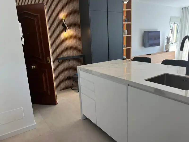 Cuina de Apartament de lloguer en Marbella amb Aire condicionat, Terrassa i Traster