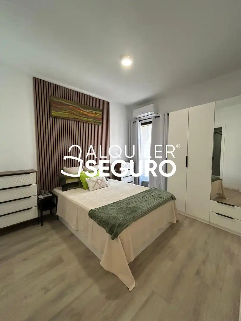 Habitación de Piso de alquiler en Alcalá de Henares con Aire acondicionado, Calefacción y Amueblado