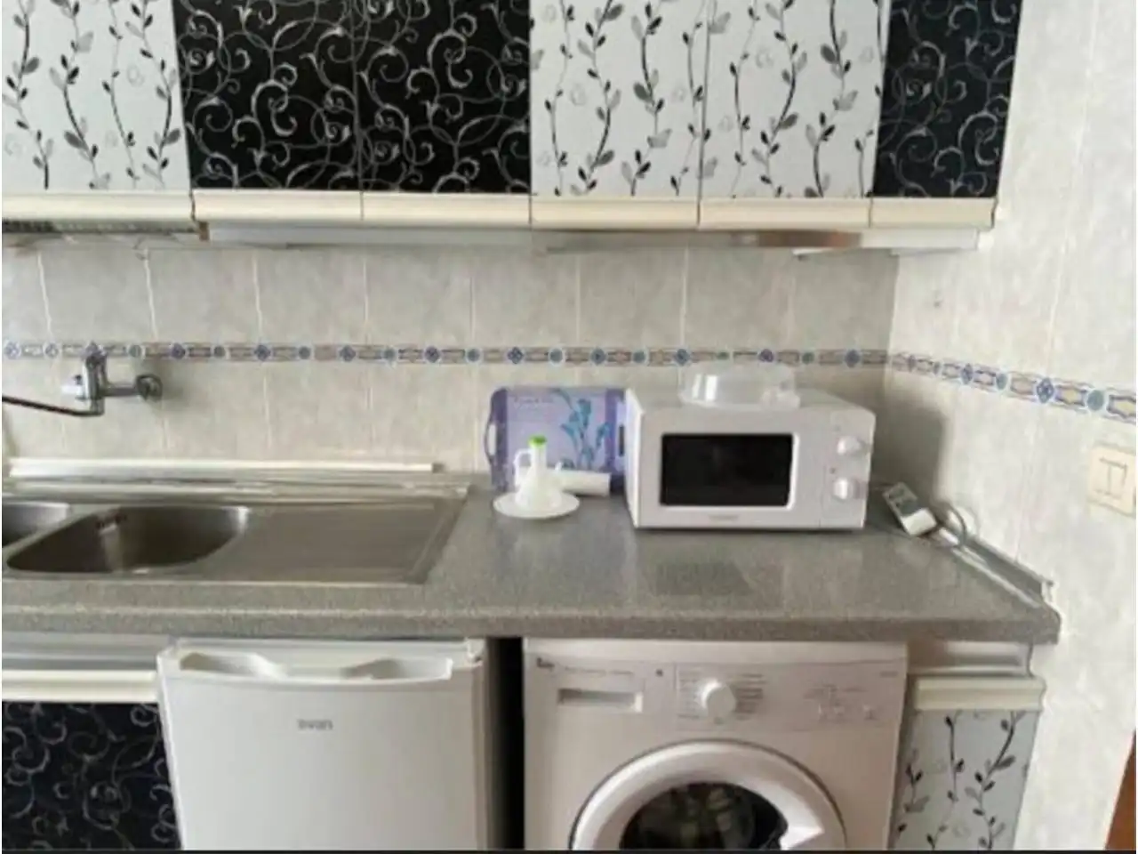 Kitchen of Flat for rent in Burgos  with Heating, Parquet flooring and Terrace