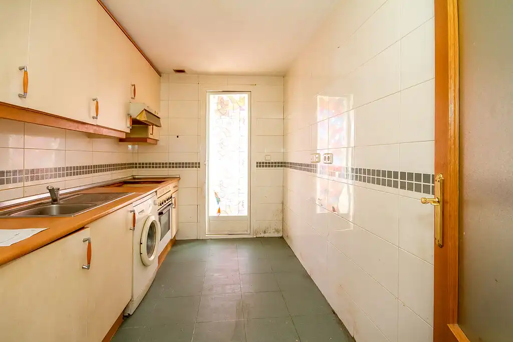 Cuina de Pis en venda en Ciempozuelos amb Calefacció, Parquet i Piscina