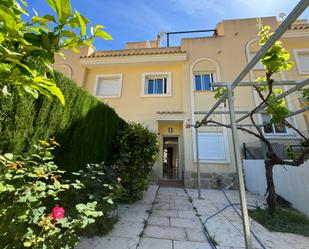Vista exterior de Casa adosada en venda en Calpe / Calp amb Aire condicionat, Calefacció i Jardí privat